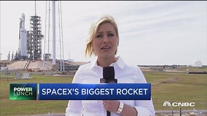 SpaceX readies Falcon Heavy rocket for launch