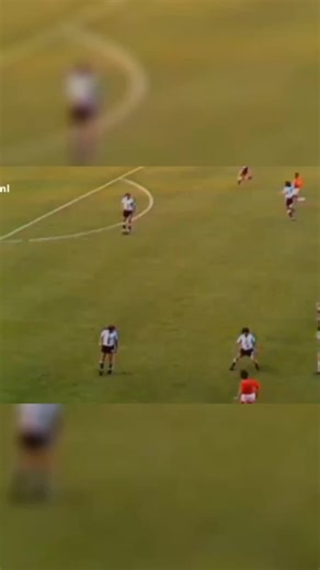 🤍🧡JOHAN Cruyff takes on Argentina at the 1974 World Cup Football - 1974 World Cup - Second Round, Group A - Holland 4 Argentina 0 (26/06/1974) Johan Cruyff on the ball in the Parkstadion, Gelsenkirchen, West Germany. The 1974 World Cup saw the most one-sided clash between the pair with Rinus Michels’ wonderful Netherlands side steamrolling Argentina. Playing at their first World Cup in 36 years, the Dutch coasted through the first group stage while Argentina had to rely on a 4-1 defeat of whip