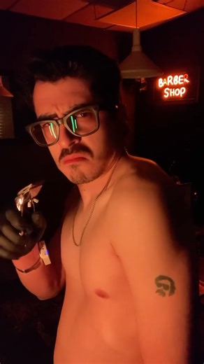 Cut my hair with a 1960s hand clipper… went full mullet 💈🔥#asmr #haircut #selfcut