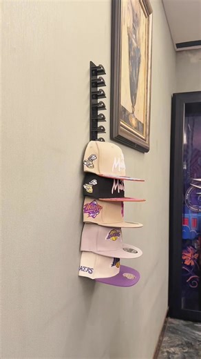 Efficient Hat Organizer for Small Spaces