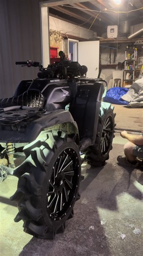 @40EFIStrubb 33’s on 20’s 🔥