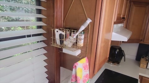 Grab a Dollar Store bathroom caddy for this BRILLIANT kitchen idea!