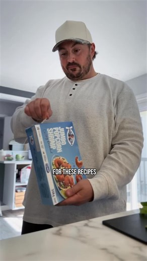 Two quick and easy meals made with High Liner’s Popcorn Shrimp so you can win back your time and eat deliciously. I teamed up with @highlinercanada because their seafood products are held to high standards of quality and are sustainably / responsibly sourced seafood making it great for quick and easy meals for us. I have two recipes here: Buffalo Shrimp Tacos 1 box High Liner® Popcorn Shrimp ½ cup Buffalo sauce 1 head Boston lettuce ½ cup shredded carrot ½ cup celery, finely sliced ½ cup Ranch o