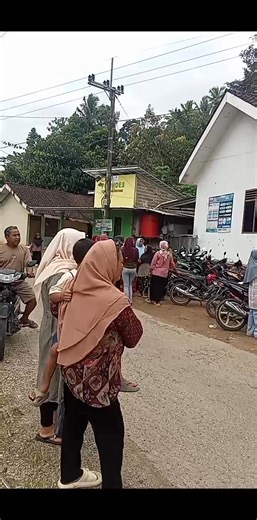 korban mekar bisa² nya data pribadi kita disalah gunakan oleh oknum tidak bertanggung jawab gaiss... kami tdk pernah bersangkut paut dg mekar, mengapa kami dg korban ratusan orang lbih dinyatakan mempunyai utang. kami sumpahin tdk berkah hidupmu sampai kpnpun🫵🫵🫵 bahwasannya anda harus ttp waspada,, sekarang data pribadi gampang bgt dicuri ... ini adalah bahaya besar klo tdk bisa diberantas #mekaranjirr #sorotan #jangkauanLuas | Vivin Vin
