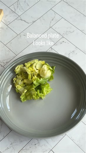 Whats on my plate🌱 first off i like to add bulk by adding lots of greens, roasted veggies (carrots, mushrooms, zucchini and peppers) then i add complex carbs like quinoa with beans, toasted edamame and peas plus air-fried tofu for protein, beet hummus for more plant based protein and kimchi for good gut heath! Plus a drizzle of tahini honey mustard dressing 🫶🏻 so delicious, so nutritious! What does your plate look like? : #whatsonmyplate #whatieat #southafricanvegan #protein #balanceddiet | L