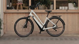 19K views · 35 reactions | De Specialized Como 3.0 is door de VAB gekozen tot E-Bike van het Jaar. Benieuwd naar het juryrapport, meer informatie of wilt u een testrit maken? Kijk dan op >> www.specialized.com/fietsvanhetjaar | Specialized Bicycles | Facebook