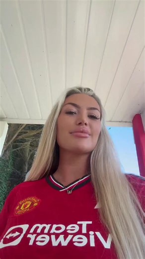 Lucy Nicholson on Instagram: "Who knows the answer? 👇 Don't forget to follow and check my bio! 👀 #trendingreels #blondegirls #usa"