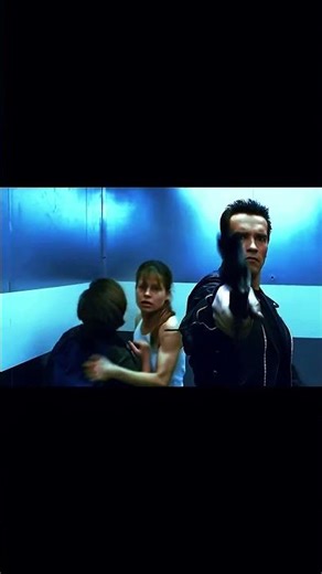 Sarah escapes T800 #terminator2judgmentday