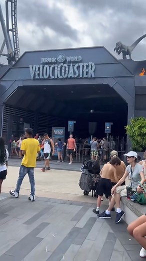 Fat Testing Jurassic World VelociCoaster the newest rollercoaster at Universal Studios #velocicoaster #jurassicworld #rollercoaster #universalstudios | Fat Tested Travel - Plus Size Disney