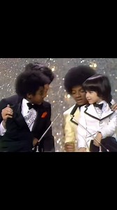 90 Second abridged Version. This is so wholesome and fun! Just my opinion and personal taste but I enjoyed watching awards shows so much more back then. Don't really watch them at all anymore. #donnyosmond #michaeljackson #70s #1970s #awardshow #70stv | John Kotrides