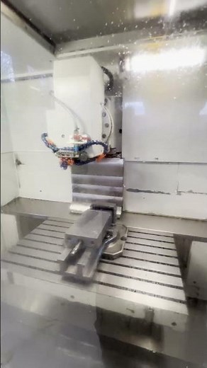 TOOL MILLING MACHINE MIKRON UM 600