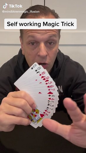 Easy Self-Working Card Trick for Beginners