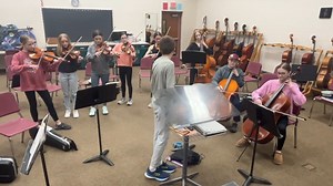The Discovery Middle School Stormy Strings Orchestra is set to take the stage at the STEAM Expo this Thursday, March 27th, performing a selection of classic radio hits! Catch their performance from 5:30-6:00pm at the Performing Arts Center at AAHS. 🎻✨ Before the concert, Eckroth Music will be on stage hosting their Instrument Petting Zoo exhibit! 🎶🎼 Check out the video below for a special demonstration from Stormy Strings students, showcasing the beautiful sounds of each instrument. See you T