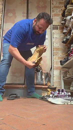 How Australians Wear Shoes: A Unique Approach