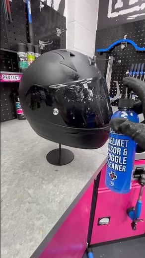 HOW TO CLEAN YOUR HELMET AND VISOR WITH MUCOFF #mucoff #clean #helmet #mattfinish