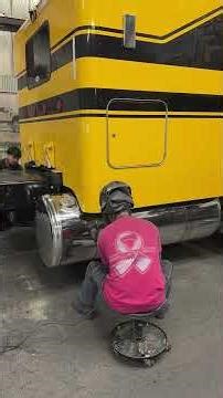 Quick breakdown step by step of how we polish trucks. Where we start and how we finish. ‪@Levi_2_Cold‬
