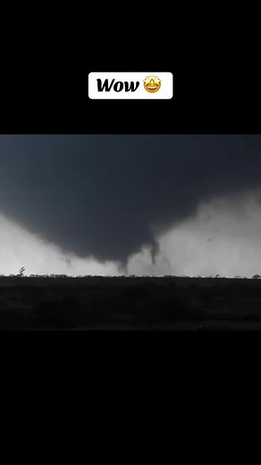 A very scary tornado 🌪️ #tornadoes #tornado #wind #tornadoes_us