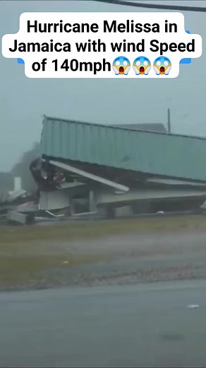 Hurricane Melissa hits Kingston in Jamaica with a wind speed of 140mph #hurricane | Ramadhan Sulwe