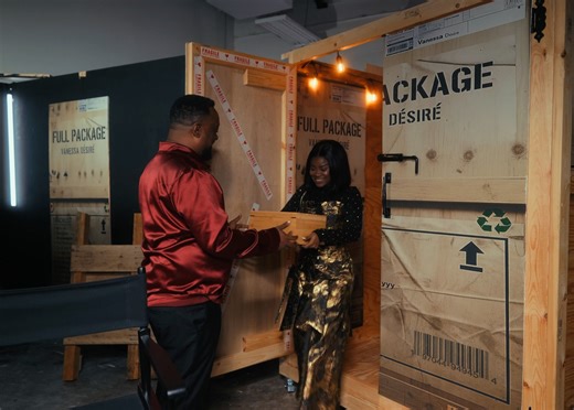 Nan okazyon sòti nouvo albòm li “Full Package”, atis Vanessa Désiré te bay Carel Pedre yon entèvyou. Nan konvèsasyon an, chantez la retounen sou pwosesis kreyasyon pwojè a, sou chemen pèsonèl li, sou evolisyon atistik li ak sou anbisyon li, pandan li mete aksan sou diferan dimansyon yon albòm ki make yon nouvo etap nan karyè mizikal li. | Chokarella