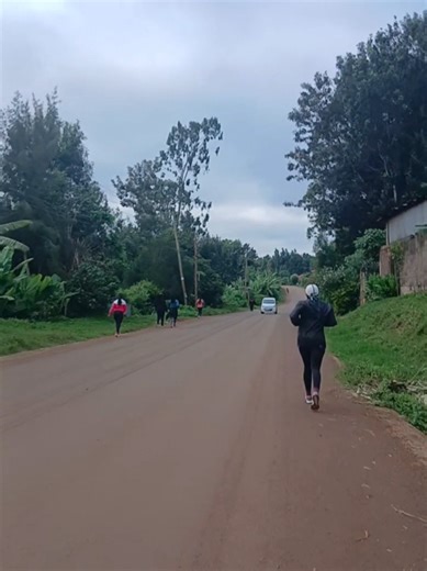 Even after three babies through CS, she wants to prove that it can still be done. She's looking forward to running a sub 3 in the 42km. We're glad she found our community and we're always cheering her on every Saturday Morning. Even you, you can still do it. Join us this Saturday. Absolutely free for walkers, joggers, seasoned runners. Dm too to join our WhatsApp Community #irunkinoo #motivation #nohumanislimited