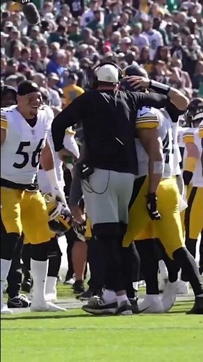 Brotherly Love 💛 Derek Watt hugs T.J. Watt after scoring touchdown at Eagles | Pittsburgh Steelers
