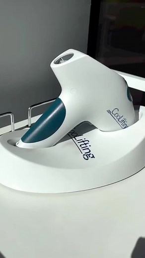 The CooLifting gun. This little one packs a punch with the use of Co2 to push serum deep into the skin while inducing collagen and elastin formation. This treatment is the perfect pre event treatment to instantly soften wrinkles and give you a healthy glow. Clients over the age of 40 who do a 6 treatment course can get incredible results with wrinkle reduction and lifting. . . . #beauty #skincare #skintreatment #antiaging #glowup #facial #facialtreatment