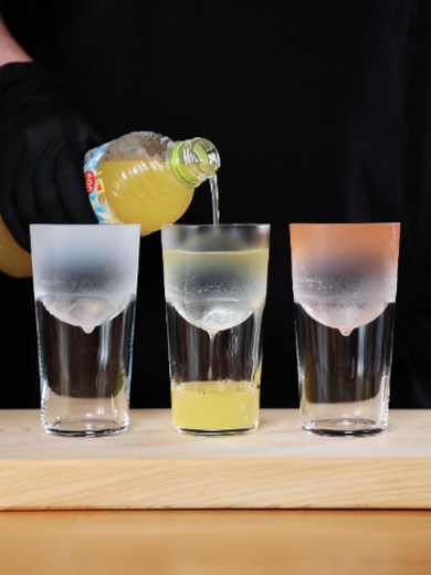 天然水3種を丸氷に注ぐASMR｜透明氷で飲み比べレビュー