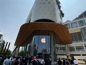 Apple Store Launch: What's New?
