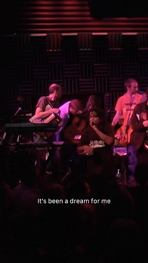 Alla Vill Till Himmelen has been such a gift. Among so much else it was the vehicle that made a life long dream cone to fruition. In December 2005 I together with Damn, Chords, Moe-zarella, Miki Kofi Asante, plus played the legendary Joe's Pub to the cheers of Mezz WoldeMariam! All this made possible by the hard work of brother Freddie Armstrong. And well documented by Simon Klose 🍎 | Timbuktu