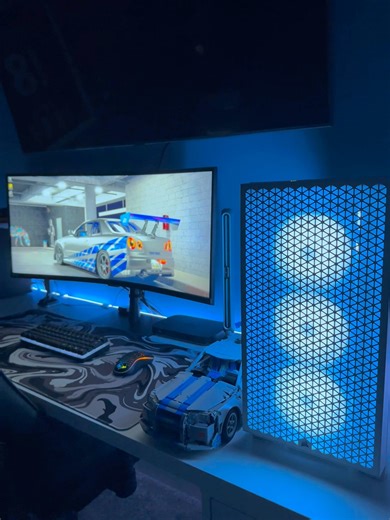 Skylines go well the the setup #2fast2furious #pc #pcgaming #pcsetup #desksetup #gamingsetup