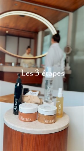 Almascosmetics on Instagram: "✨ Les 3 étapes du rituel marocain à la maison Reconnectez-vous à vous-même à travers les 3 gestes essentiels du rituel marocain, réinventés par Àlmas pour la femme d’aujourd’hui. Des gestes lents. Une ambiance apaisante. Un moment pour la peau, un moment pour l’âme. 1. Préparer la peau — Savon Noir Traditionnel La chaleur ouvre les pores, la peau respire. Le savon noir prépare délicatement l’exfoliation. 2. Purifier et détoxifier — Enveloppement Corps Après le gomma