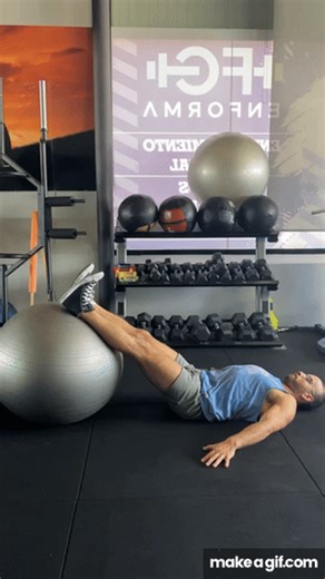 Curl femoral en fitball on Make a GIF