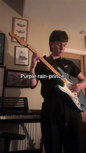 Mastering Electric Guitar Solos: Tips and Techniques