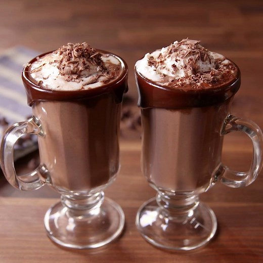 The secret to this Hot Chocolate Float is the insanely easy hot chocolate recipe. Full recipe: http://dlsh.it/2C1VuMW | Delish