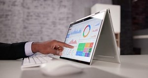 Data Analyst Using Data Analytics KPI Dashboard