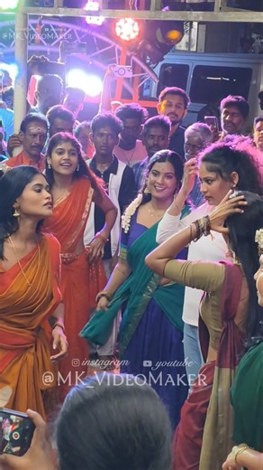 4K TAMIL ACTRESS GROUP DANCE AT KULASAI DASARA THANDAVANKADU #trendingdance #viraldance #shotsfeed