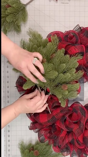 110K views · 1.6K reactions | Make a beautiful wreath that is perfect all winter long. Watch the full tutorial on my YouTube channel (I’ll leave the  in the comments) #julieswreathboutique #winterseason #CraftingMagic #craftingideas #craftingcommunity | Julie's Wreath Boutique | Facebook