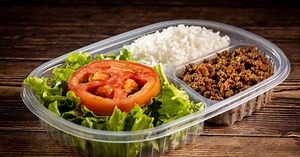 Nutricionista ensina como ter uma dieta saudável com marmitas em 5 passos