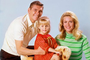 'Bewitched' star Erin Murphy addresses facelift speculation with makeup-free selfie: 'This is me at 61'