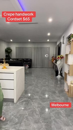 Dm me on 0422472758 Instagram for more queries no refund no exchange opening parcel must for any claim #goviral#growmyaccount #kundanjewellery#stylishhewellery #traditionaljewellery#suitlovers #indowesternputfits#bagslover #melbournejewellery#jewellerystore #ethnicwear #goldlookjewellery #lehangas#gowns#trendy #foryoupage | Minni Kaur | Facebook