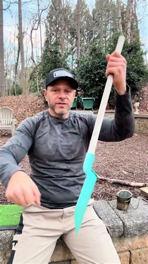 This modern pooper scooper with reusable bags is the clean, eco-friendly way to pick up dog poop