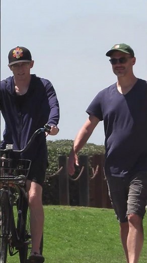 Fart Machine vs. Beach Goers 🤣