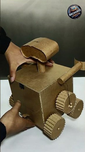 ¡Mira cómo este robot de cartón cobra vida!