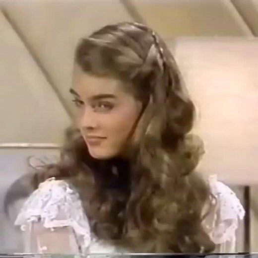 Brooke Shields Sings: A Captivating Performance
