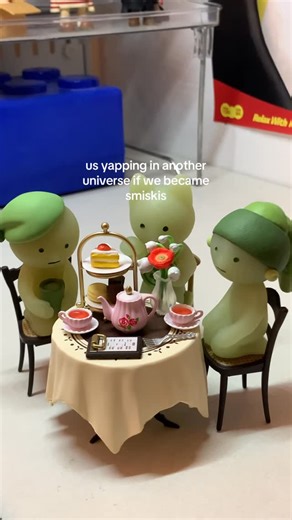 Eric 🍡 | yapping sesh with the best trio 💚 #smiski #smiski_ph #ｓｍｉｓｋｉ #smiskicollection #smiskifigures #unboxing #desksetup | Instagram