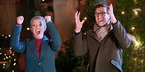 Patti Murin & Brendan Penny Are Caroling Rivals in Hallmark’s ‘In Merry Measure’