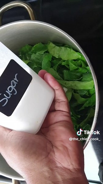 Old Fashioned Collard Greens With Smoked Ham Hocks!! Ingredients needed: fresh collard greens smoked ham hocks 32 oz chicken broth 2 cups water 2 tbsp apple cider vinegar 1 tsp red pepper flakes 1 tbsp garlic powder 1 tbsp onion powder 1 tbsp sugar 1/2 onion salt and black pepper #collardgreens #collardgreensrecipe #soulfood #foodtiktok #tiktokfood #easyrecipe #comfortfood