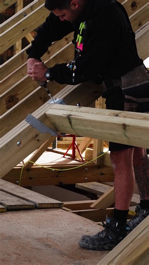 @cadairpropertyservices putting the hex head FPF II HWTF construction screws to work⚡ High load transmission makes them ideal for fixing hangers and metal connectors into timber. #powerfastII #constructionscrew #upthefisch #fischeruk