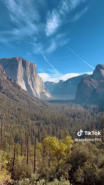 Breathtaking Tunnel View of Yosemite Valley