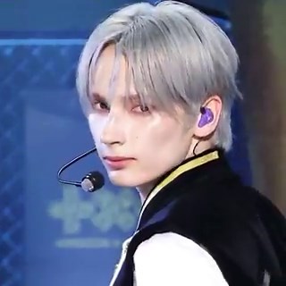 imagine have the five most insane cards in one group, yeah txt doesn’t have to imagine
